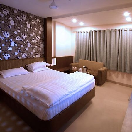 Hotel Tulsi Exotic โบปาล ภายนอก รูปภาพ