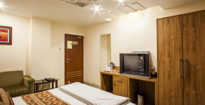 Hotel Tulsi Exotic โบปาล ภายนอก รูปภาพ