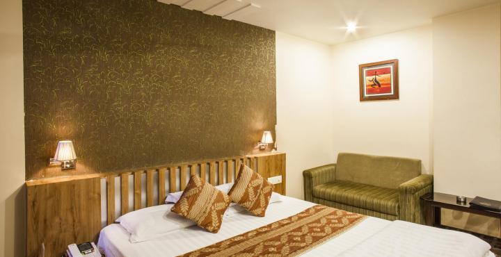 Hotel Tulsi Exotic โบปาล ภายนอก รูปภาพ