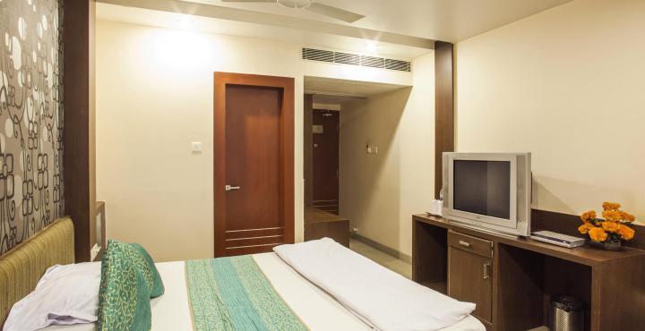 Hotel Tulsi Exotic โบปาล ภายนอก รูปภาพ