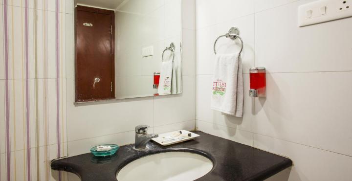 Hotel Tulsi Exotic โบปาล ภายนอก รูปภาพ