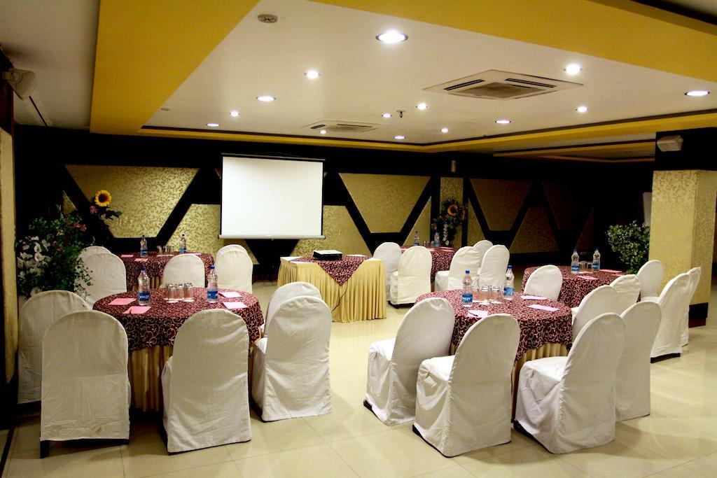 Hotel Tulsi Exotic โบปาล ภายนอก รูปภาพ