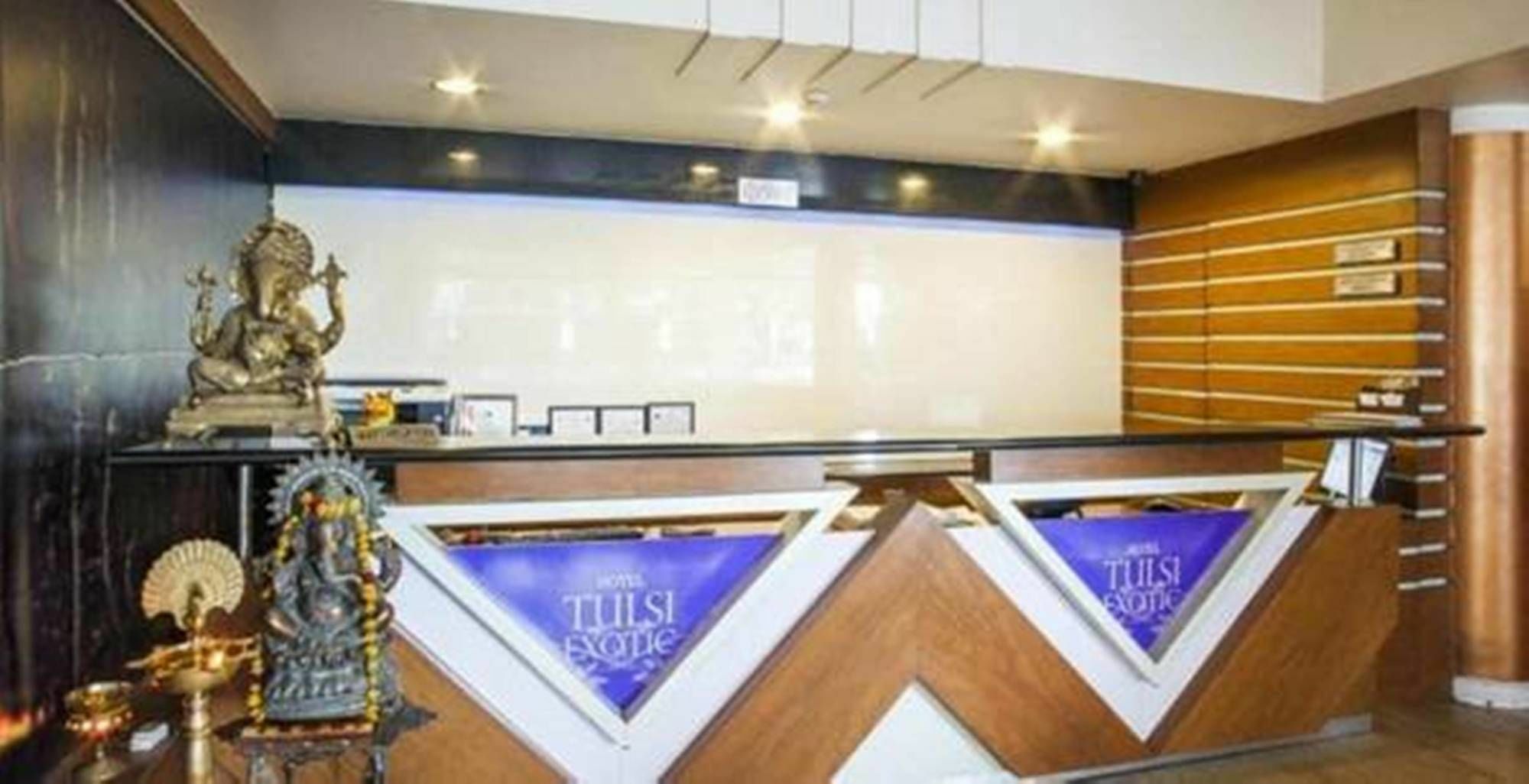 Hotel Tulsi Exotic โบปาล ภายนอก รูปภาพ